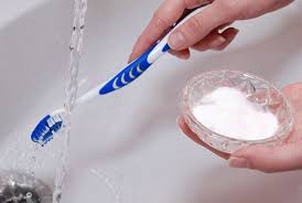 blanchir les dents au bicarbonate de soude